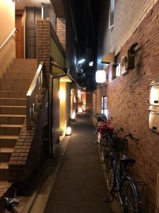 祇園どろや 完璧な馬刺しとお茶漬け　祇園の隠れ家　小料理屋