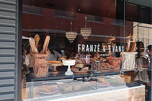 FRANZE&EVANS LONDON&クリームパン専門店キンイロ