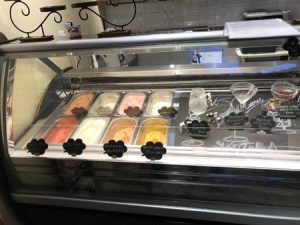 ＳＵＧＩＴＯＲＡの、スギトラ・・・？？　“ジェラート専門店 ＳＵＧＩＴＯＲＡ”