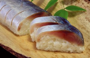 五本松食品デパート ＠京北「500円激安ワンコイン鯖寿司」がある【京都秘境ハンター】