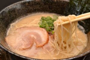 きんざん 京都ラーメン ＠京都・七条春日「創業5周年340円ラーメン」実食レビュー