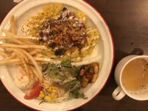 グラン・テロノワールのオーバーライス ＆喫茶マスター