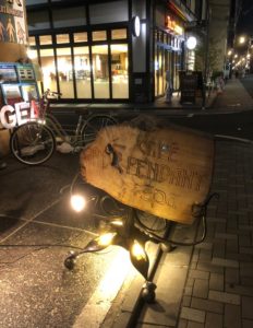 Cafe Independants(カフェ アンデパンダン)　京都の学生や若者の情報発信基地ビルの地下にあるオシャレなカフェ