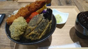 京都　タレカツにて一人飯