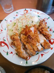 京都グルメレポート216「やよい軒」鶏もも1枚揚げ定食