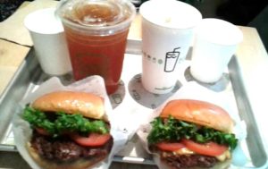 東洞院蛸薬師　SHAKE SHACK (シェイクシャック)四条烏丸店と熱海