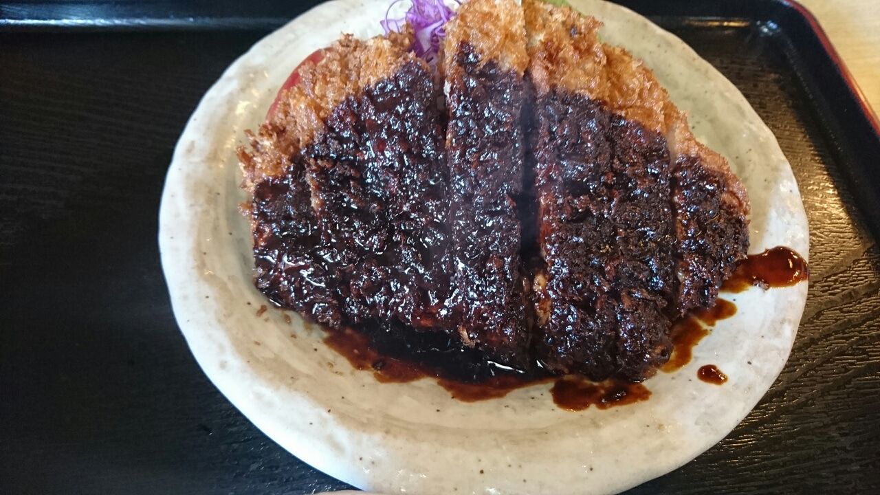 岐阜 関市の明勝で味噌カツ定食。これ待ってたの♪