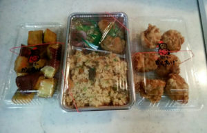 新大宮商店街　とり山　卯吉の唐揚げと、千疋屋のバウムクーヘン