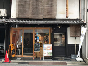 天然酵母使用のもちもちドーナツ　"ニコット＆マム"