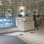 ラージサイズカットの満足度高いフレッシュケーキ　《ハーブス 京都藤井大丸店（HARBS）》