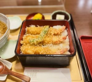 京都グルメレポート617「有喜屋　ホテル―オークラ京都店」海老天重セット