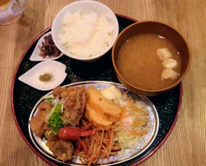 京都駅　食堂酒場京へそ