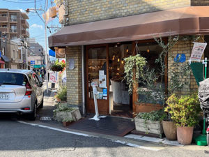 ニューバードは常に陳列してほしい　　《ぱんのちはれ》