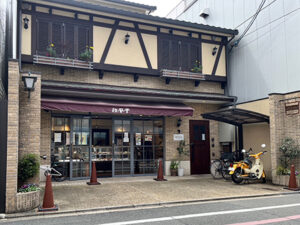 カラスが丸丸と太る町の名菓　《欧風堂のワッフル》